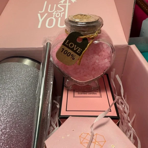 NEW Mystery Bath gift set with Tumbler - Picture 6 of 14